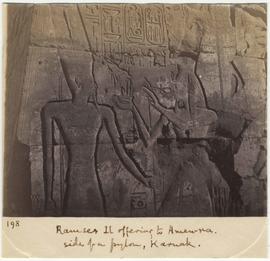 [198] Ramses II offering to Amen-ra.