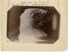[811] Statuette of Tahuti an official of Hatshepsu.