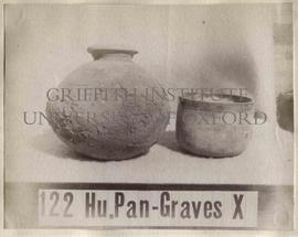 [122] Pan grave